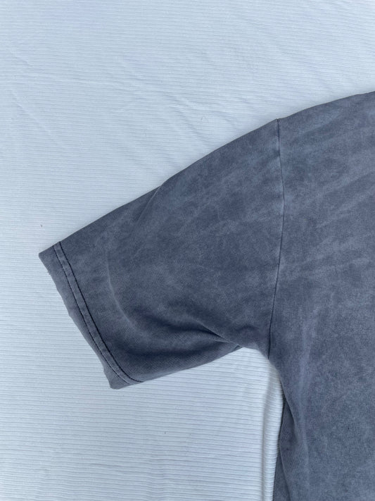 I Don´t Chase, I Attrack - Grey Acid Wash Oversized Shirt