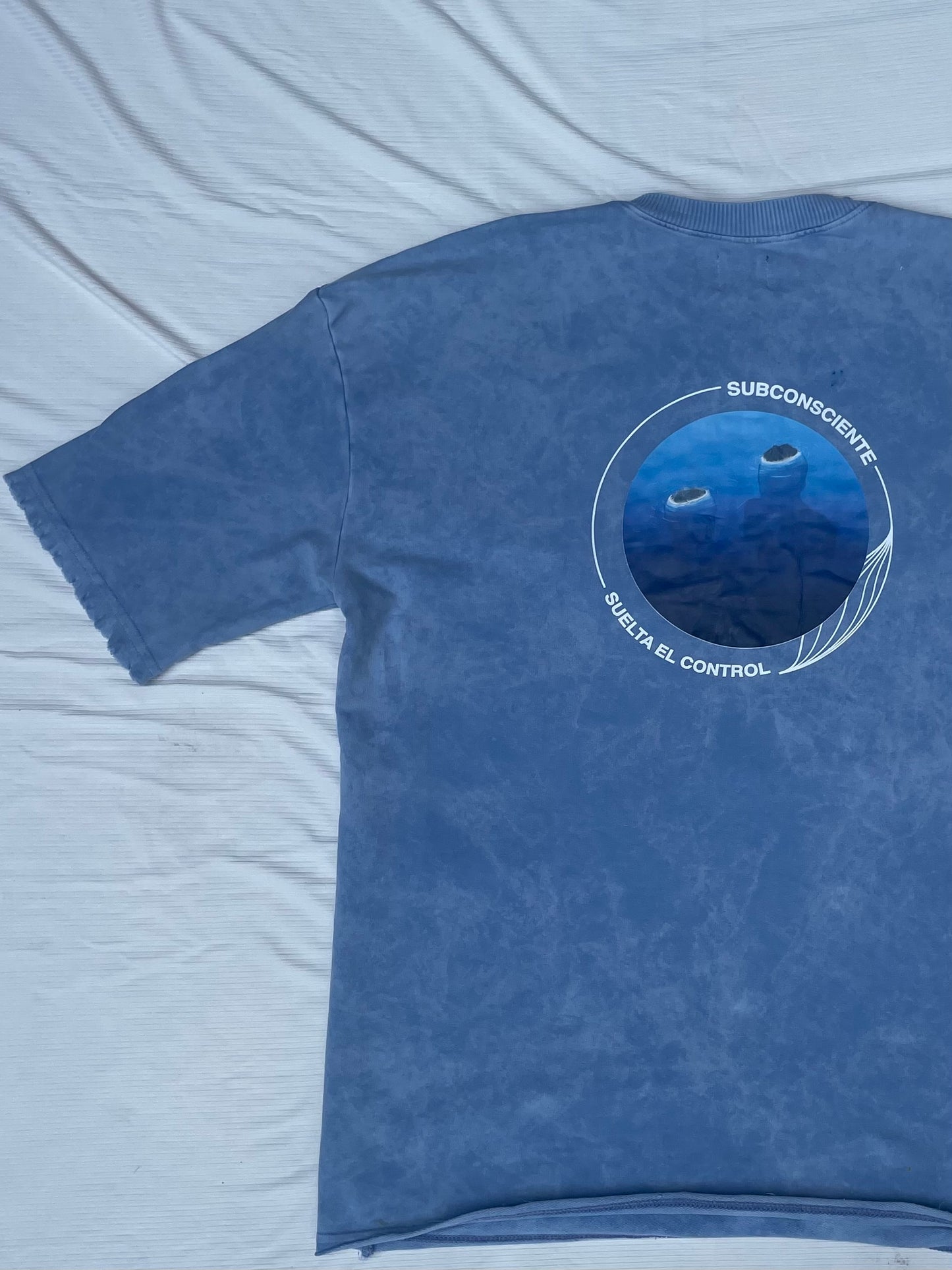 Suelta el control - Blue Acid Wash Shirt