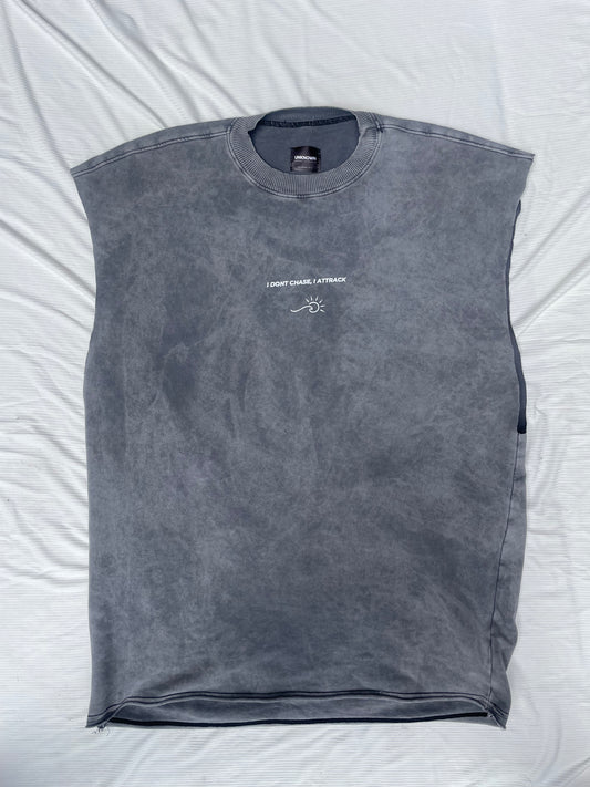 I Don´t chase, I attract - Sleevless Grey Acid Wash Oversized Shirt